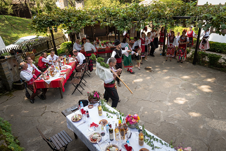  Българска традиционна автентична народна сватба в Боженци 