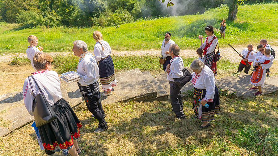  Българска традиционна автентична народна сватба в Боженци 